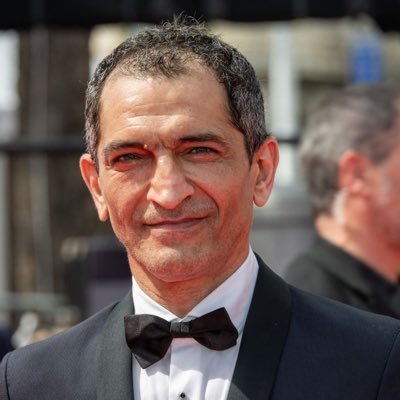 ممثل مصري شهير يقصف الإمارات ويخرس مرتزقة محمد بن زايد!