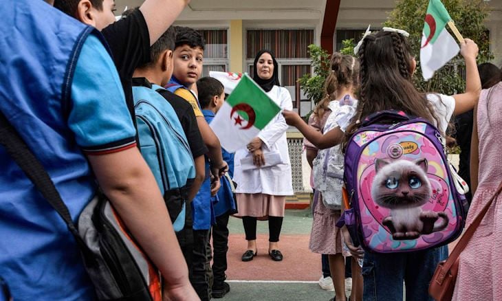 12 مليون تلميذ يلتحقون بمقاعد الدراسة في الجزائر!