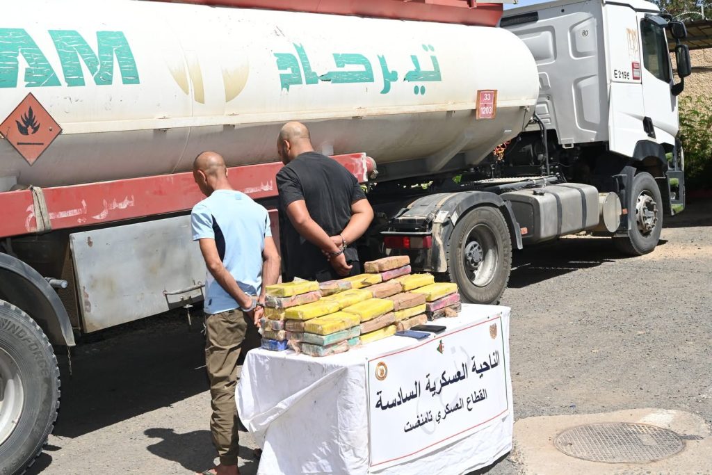 الجيش الجزائري يواصل حربه ضد بارونات المخدرات والجماعات الإرهابية!