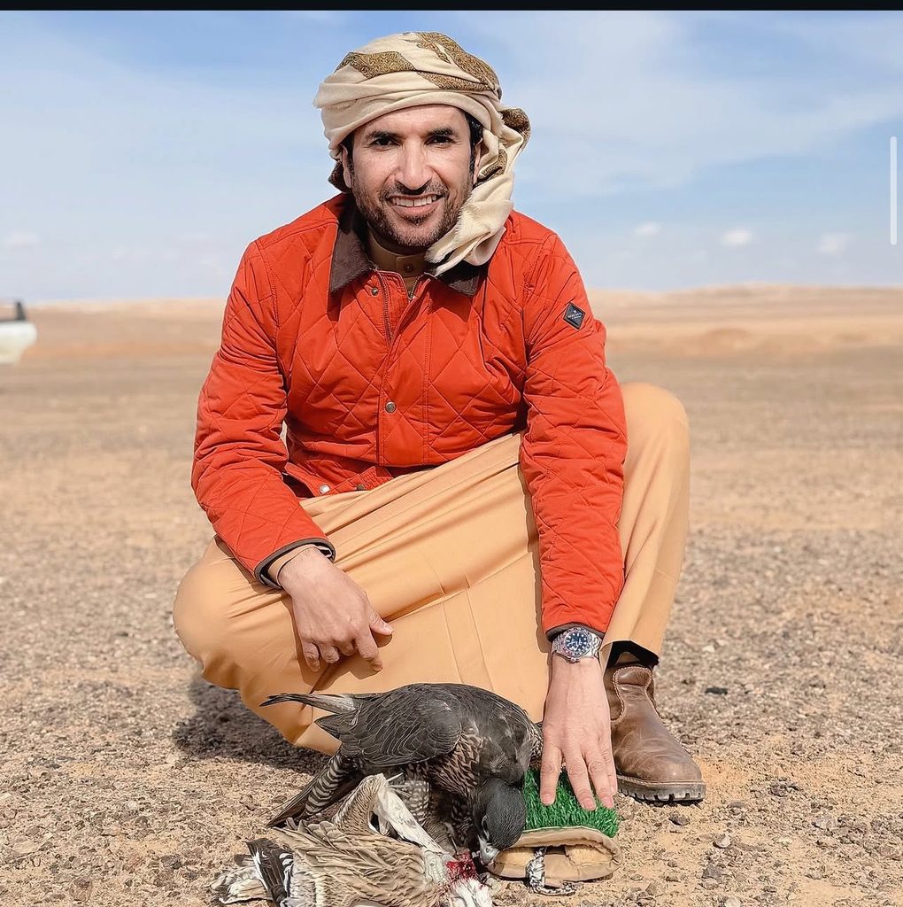 رجل أعمال إماراتي في مهمة خاصة بإسبانيا لإنقاذ أيوب عيسيو!.. الإمارات تقع في المحظور والرد الجزائري قادم