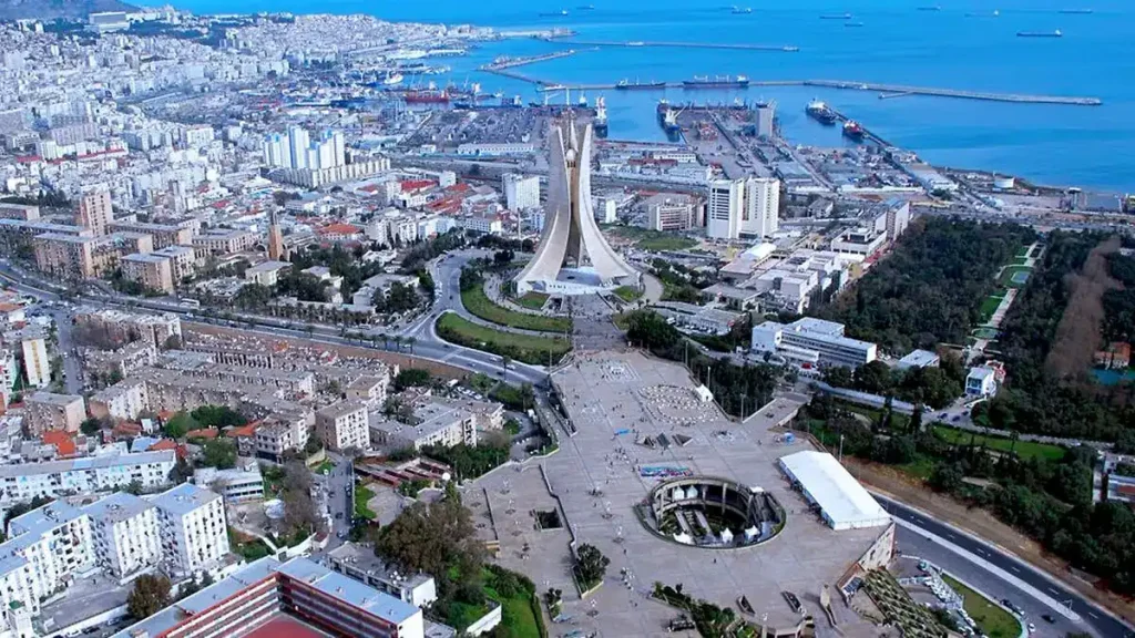 وهران الجزائرية ضمن أسرع 50 مدينة في العالم في سرعة إنترنت الهاتف!