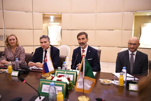 Attaf reçoit son homologue slovaque : l&rsquo;Algérie et la Slovaquie signent deux accords de coopération