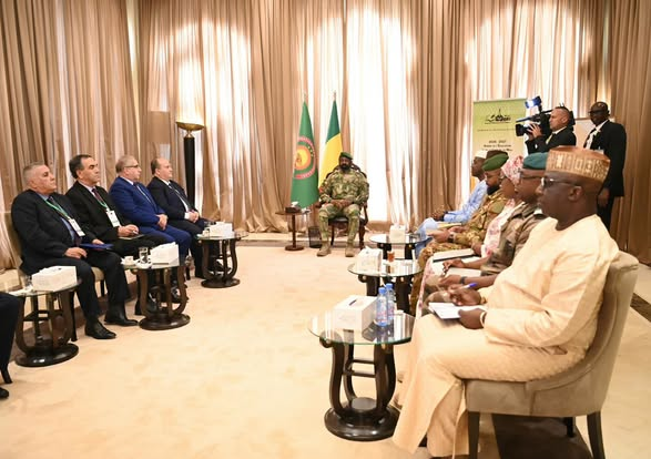 Goïta : « Mon estime est grande » pour le président Tebboune