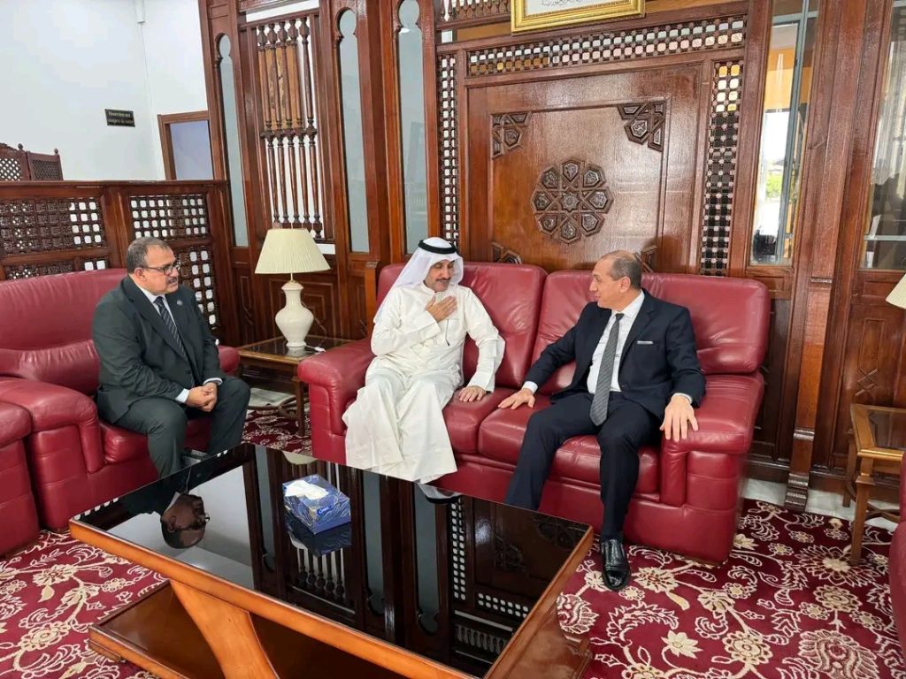 المدير العام لمنظمة العمل العربية يحل بالجزائر !
