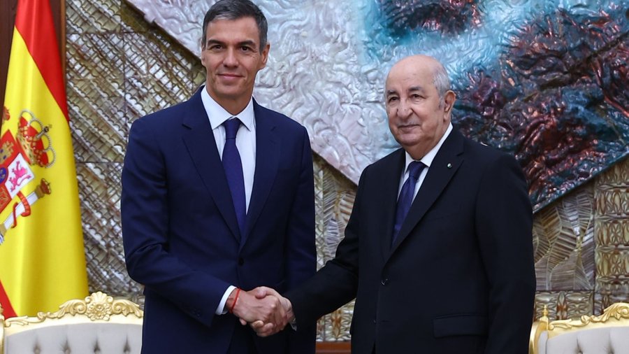 الاستخبارات العسكرية الإسبانية : أزمة سبتة ارتبطت بزيارة سانشيز للجزائر مع تراخٍ متعمد من “المخزن”