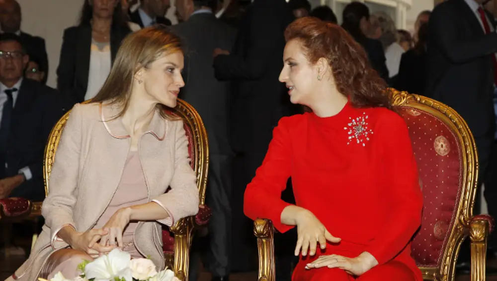 لالة سلمى.. من واجهة الملكية إلى “أميرة شبح” في قفص ذهبي