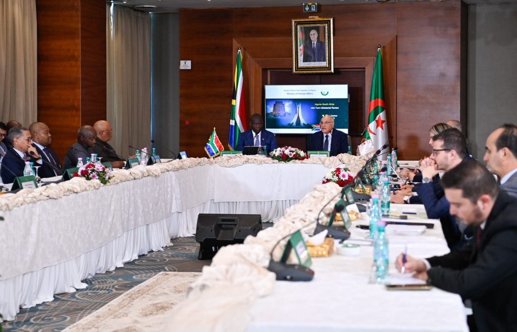 عطاف ولامولا يبحثان تحويل الشراكة الاستراتيجية إلى مشاريع مشتركة