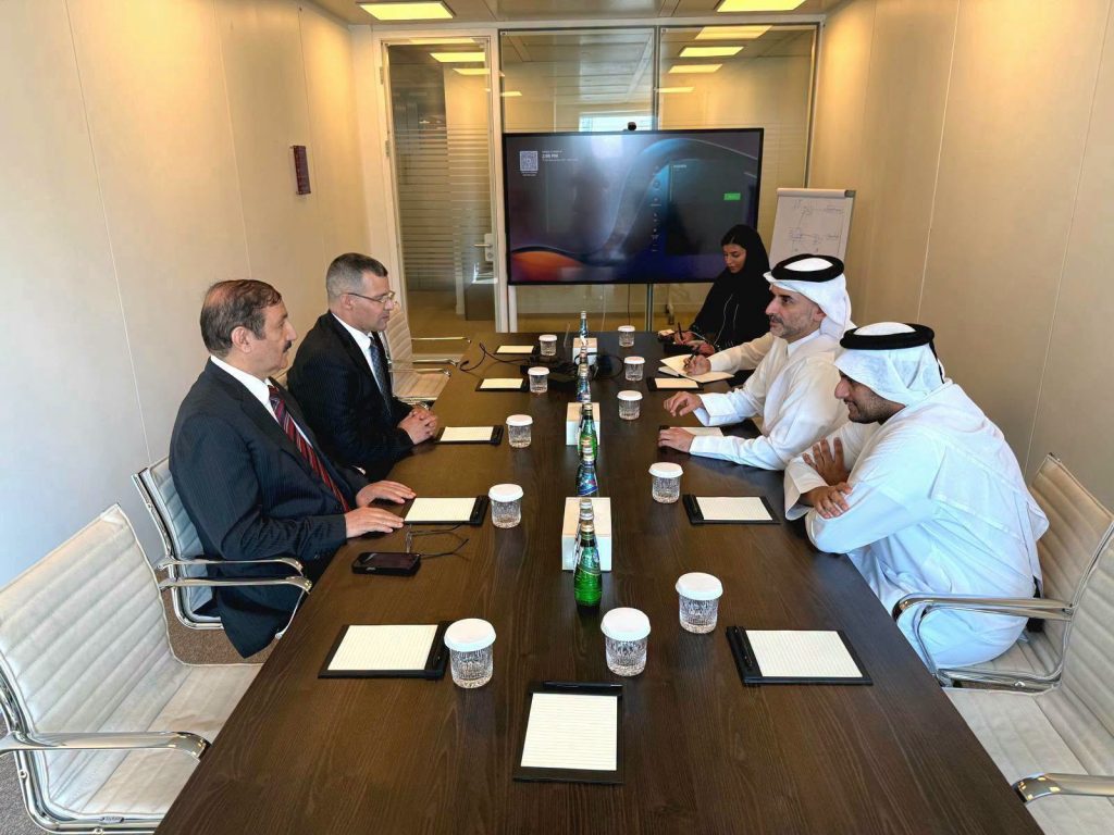 الجزائر تفتح قنوات استثمارية جديدة مع قطر على هامش المنتدى العالمي للاستثمار بالدوحة