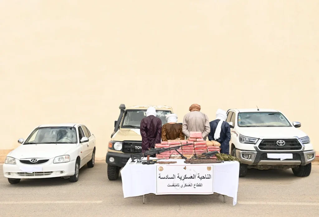الجيش الجزائري يقضي على القضاء على مهرب مخدرات ويوقف 4 مسلحين آخرين بتامنغست!