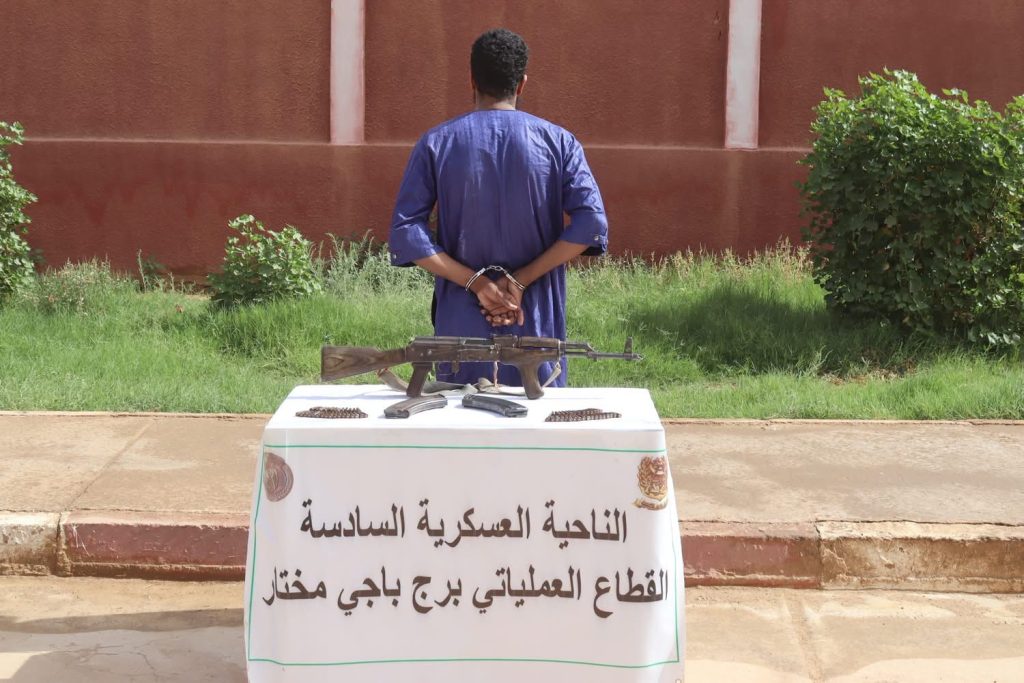 إرهابيان يسلمان نفسيهما إلى السلطات العسكرية الجزائرية!