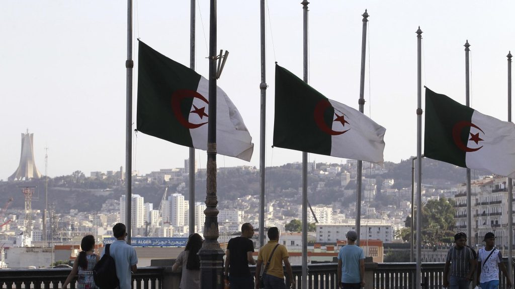 الديون الخارجية.. قنبلة موقوتة تُهدّد الاستقرار المالي والاجتماعي للدول!