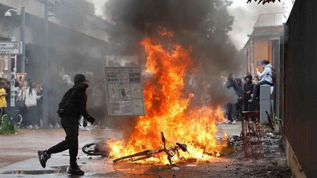 مواجهات بين الشرطة والطلاب في عدة مدن فرنسية