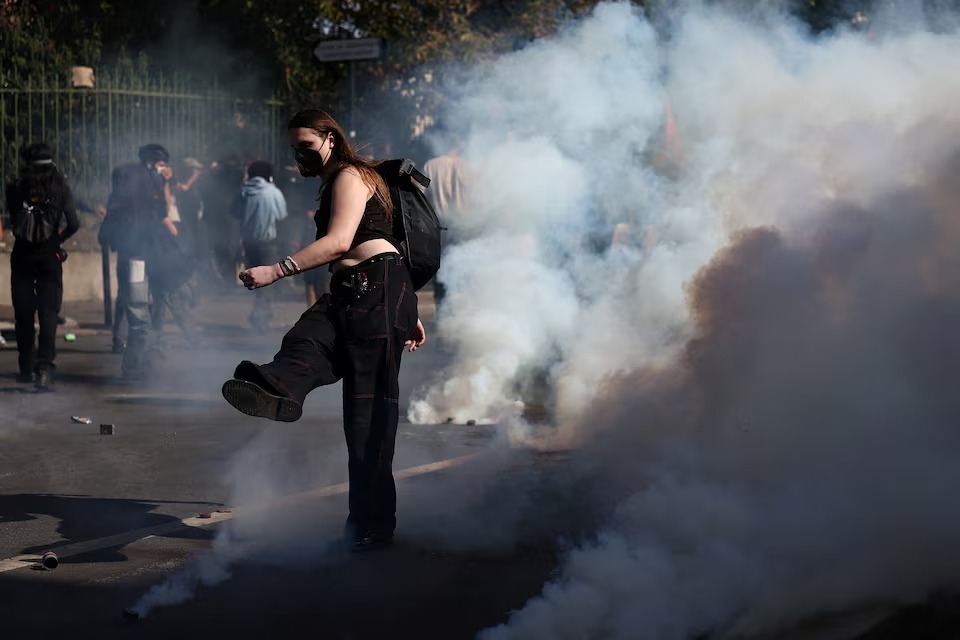 France : un directeur d’établissement aspergé d’essence sur fond de manifestations lycéennes