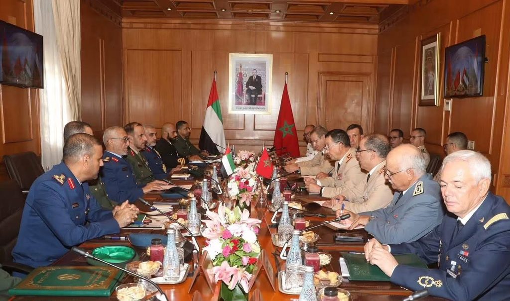 تحركات إماراتية مشبوهة في المغرب.. وفد عسكري رفيع يزور مواقع إسرائيلية!