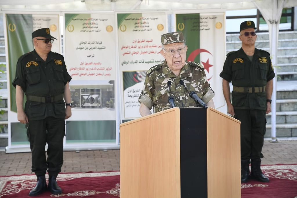 شنقريحة : مسؤولية قيادة الرجال تستوجب رزانة وتبصرا في حسن التعامل مع المرؤوسين