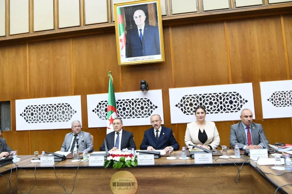 من الطرق إلى شبكات الطاقة.. 150 مليار دينار لدعم التنمية المحلية في الجزائر