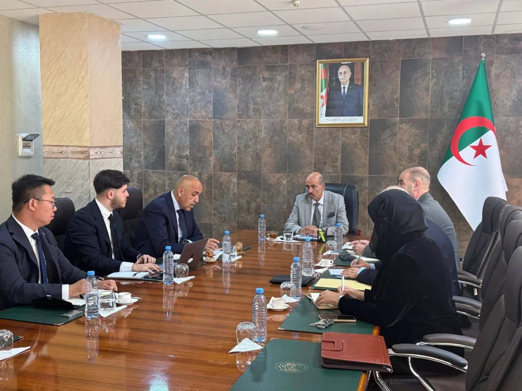 الجزائر تفتح الباب أمام عمالقة السيارات العالمية.. مفاوضات لتأسيس صناعة متكاملة