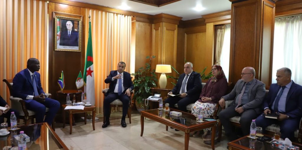 الجزائر وجنوب إفريقيا تتحركان لتوسيع نفوذهما الطاقوي.. شراكة جديدة على طاولة النفط والغاز!