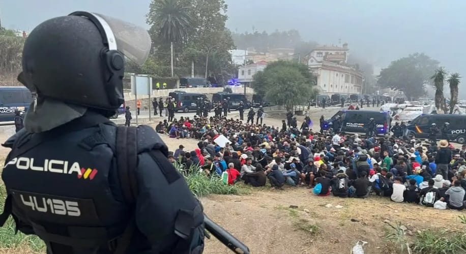 المغرب في قلب فضيحة جديدة.. إسبانيا تكشف «جنودا مغاربة» وسط مخيم للمهاجرين!