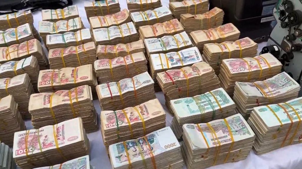 الأمن الجزائري يكشف تفاصيل حجز قرابة 2 مليون فرص مهلوس وحوالي 250 مليار دج من عائدات الترويج!