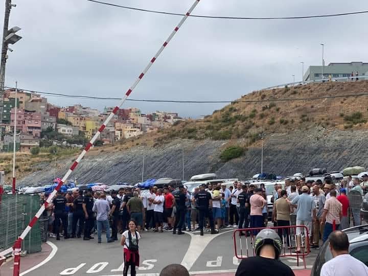 المغرب في قلب فضيحة جديدة.. إسبانيا تكشف «جنودا مغاربة» وسط مخيم للمهاجرين!