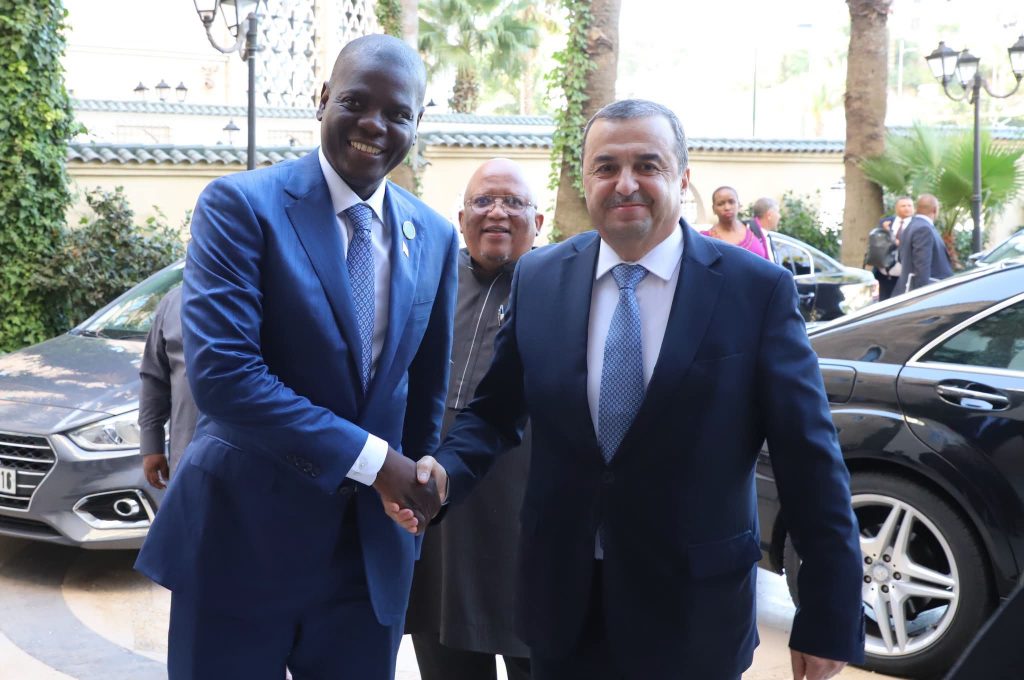 الجزائر وجنوب إفريقيا تتحركان لتوسيع نفوذهما الطاقوي.. شراكة جديدة على طاولة النفط والغاز!